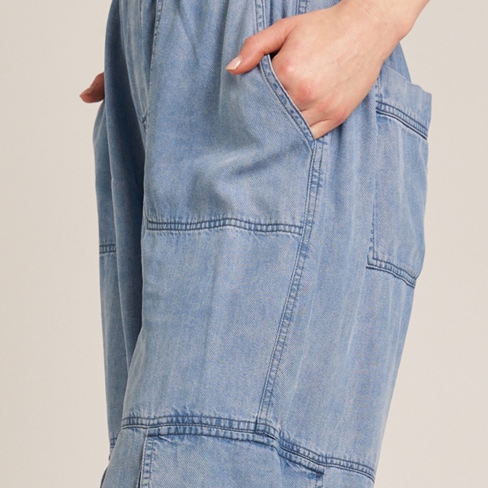 🔴SOLD OUT En Créme Light Denim Tencel Cargo Pants - Picture 3 of 5